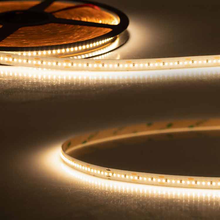 LED Streifen warmweiß installationsfertig
